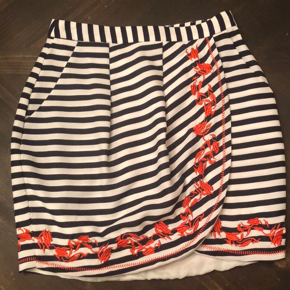 EUC Gianni Bini Skirt w/ Pockets